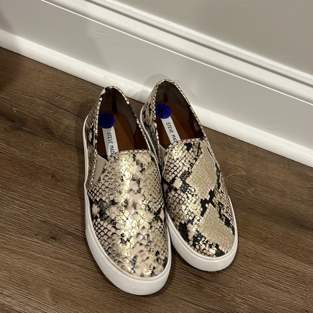 Cute Snake print slip on shoes